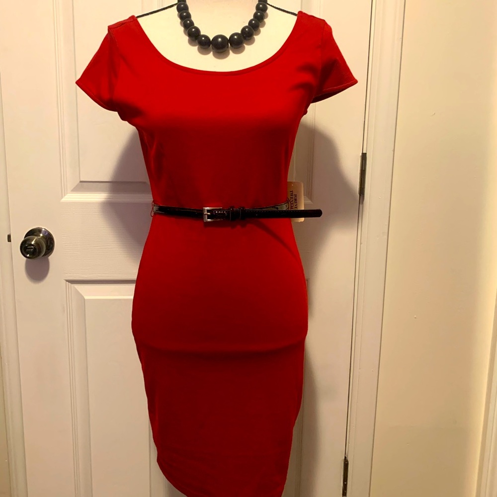 FINAL SALE! NWT Forever 21 Belted Dress